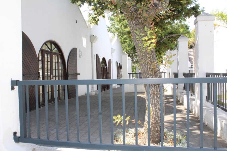 1 Bedroom Property for Sale in Zevenwacht Retirement Village Western Cape